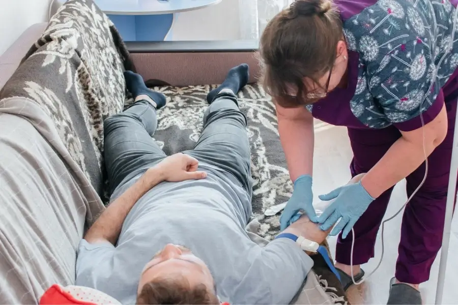 Срочный вывод из запоя в Новокузнецке: быстро, недорого